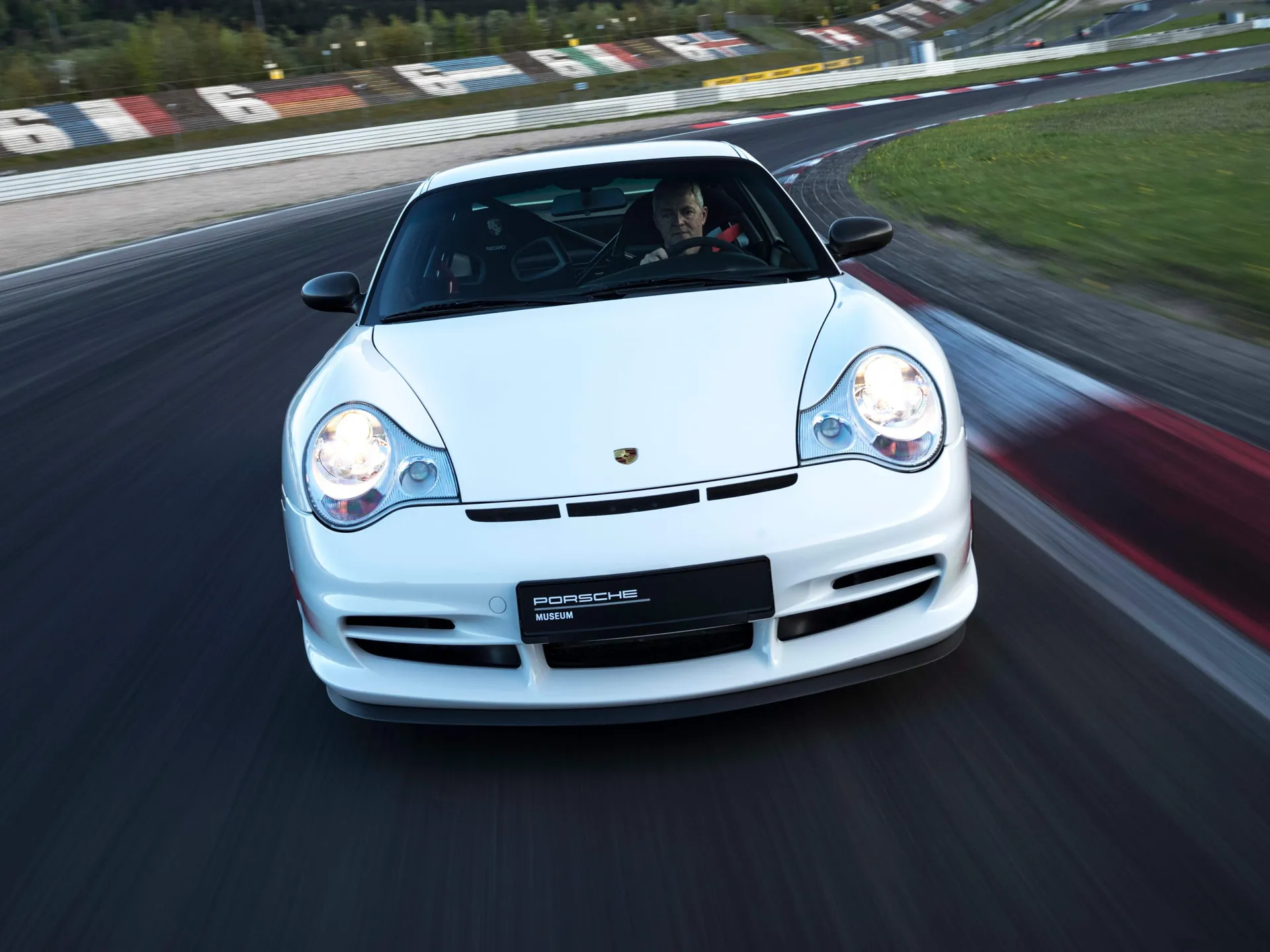 Porsche 911 GT3 RS (2004) - Front