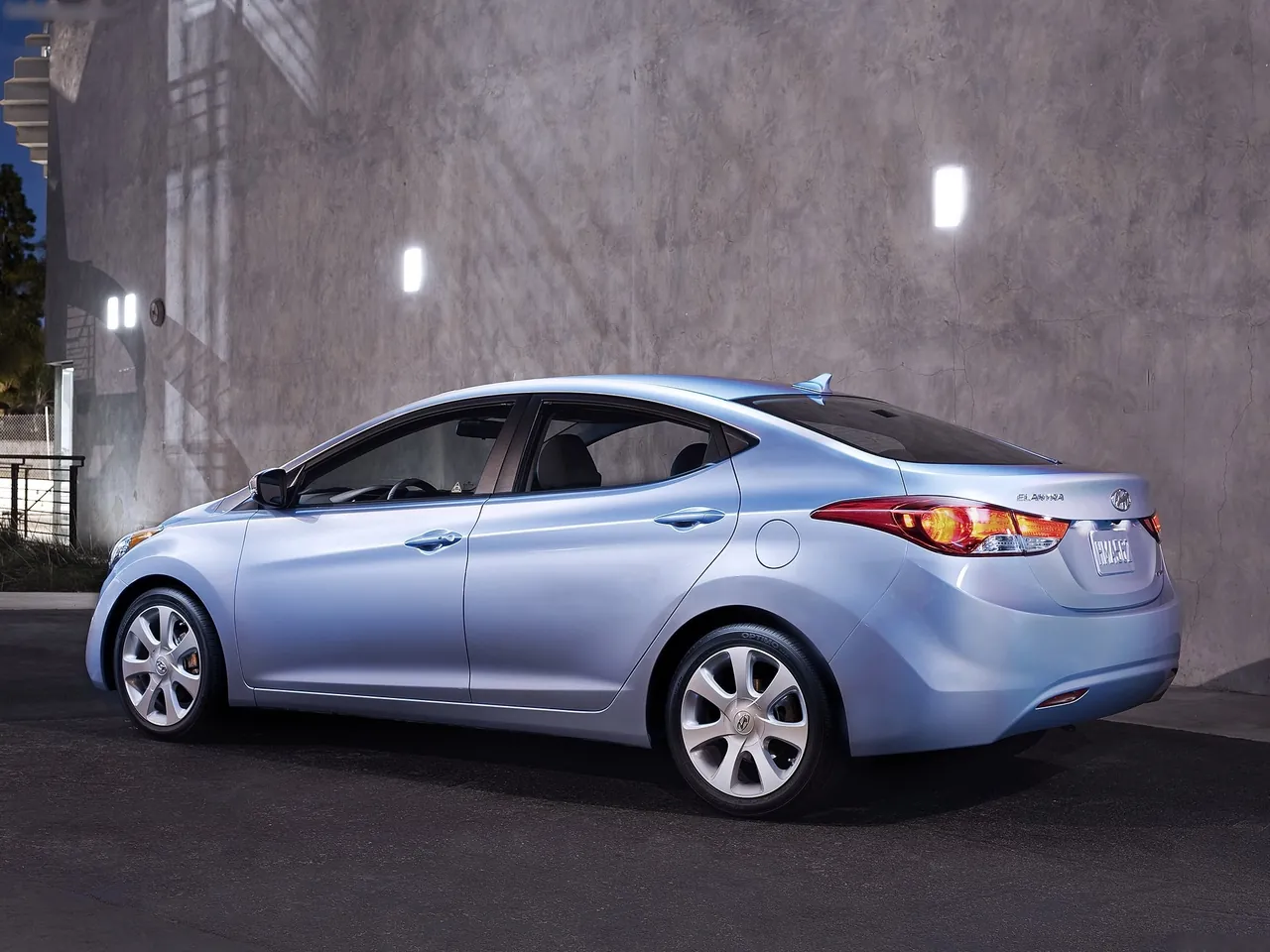Hyundai Elantra (2011) - Rear Three-Quarter