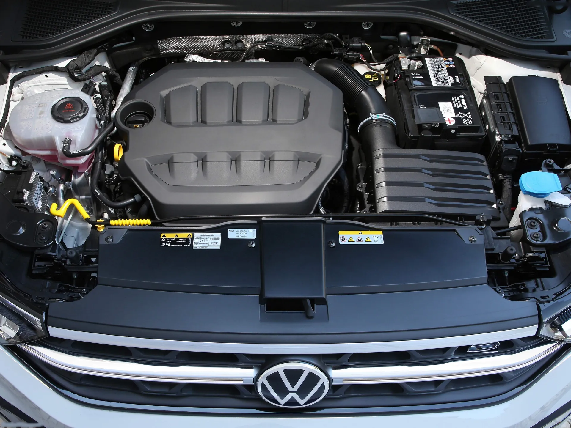 Volkswagen T-Roc (2022) - Engine Bay