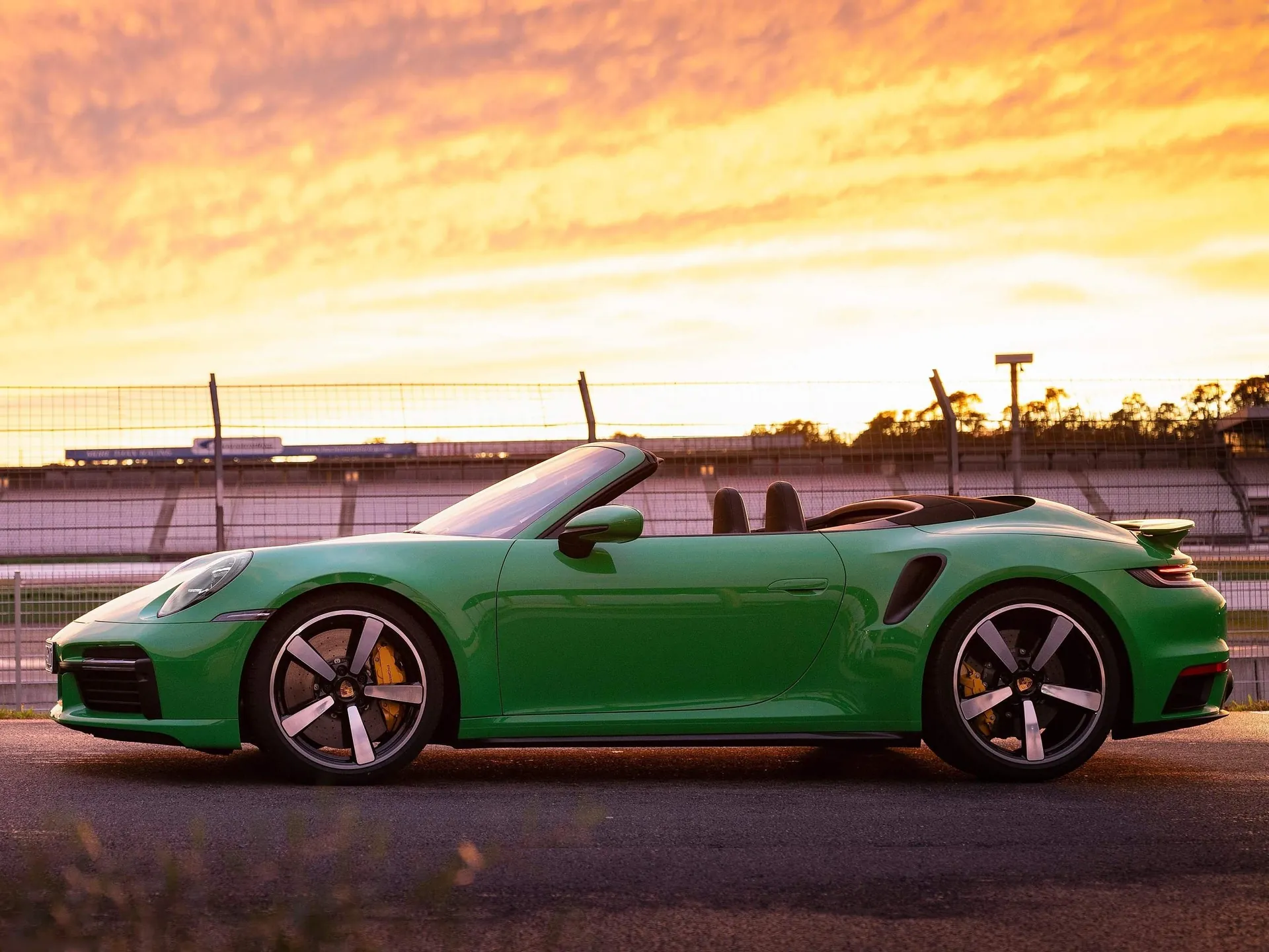 Porsche 911 Turbo Cabriolet (2021) - Side Profile