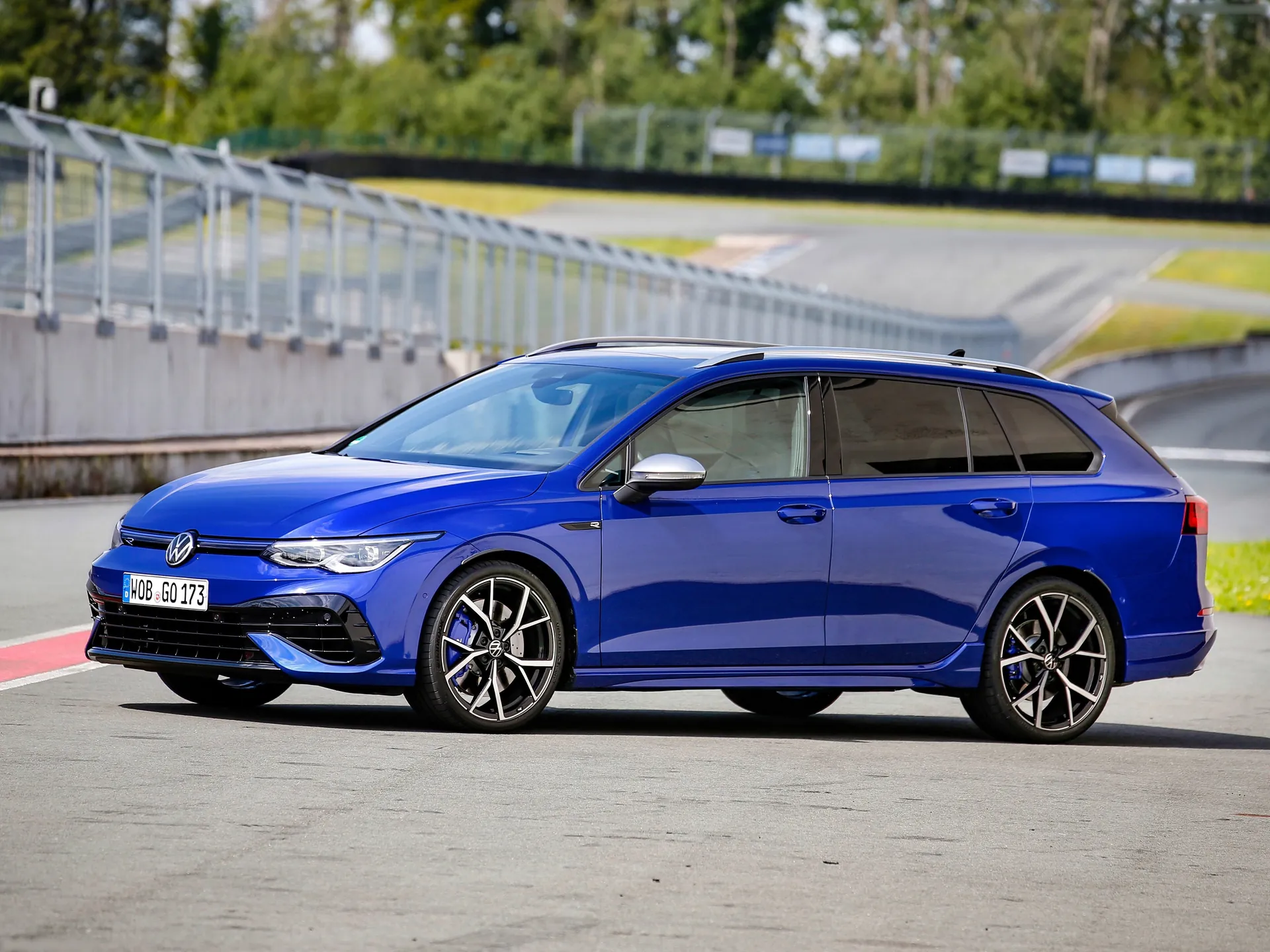 Volkswagen Golf R Estate (2022)