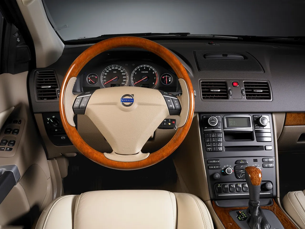Volvo XC90 (2006) – interiér