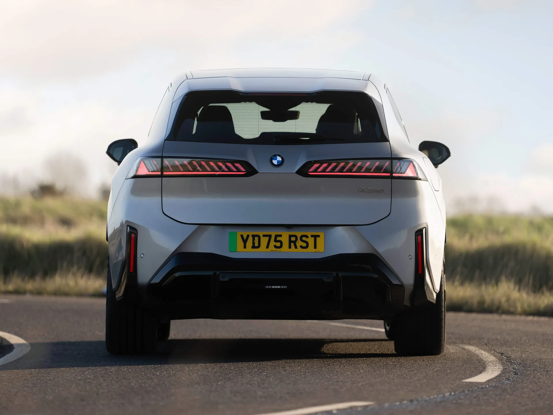 BMW iX3 [UK] (2026) – zezadu
