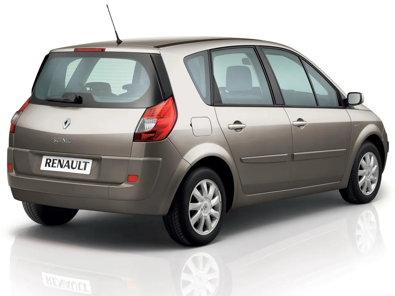 Renault Scenic (2009) – zadní tříčtvrteční pohled