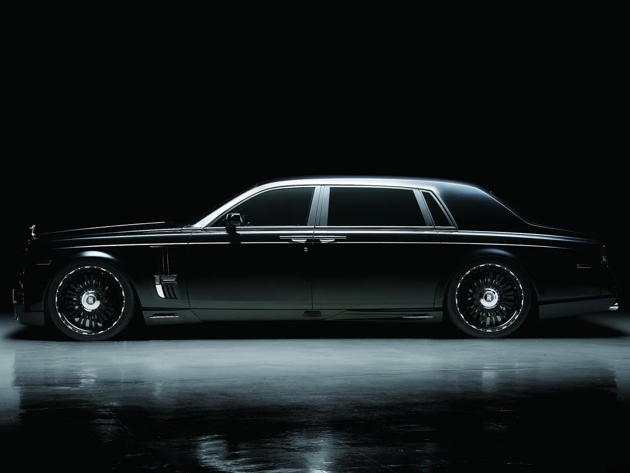 Wald Rolls-Royce Phantom Black Bison (2003) – boční profil