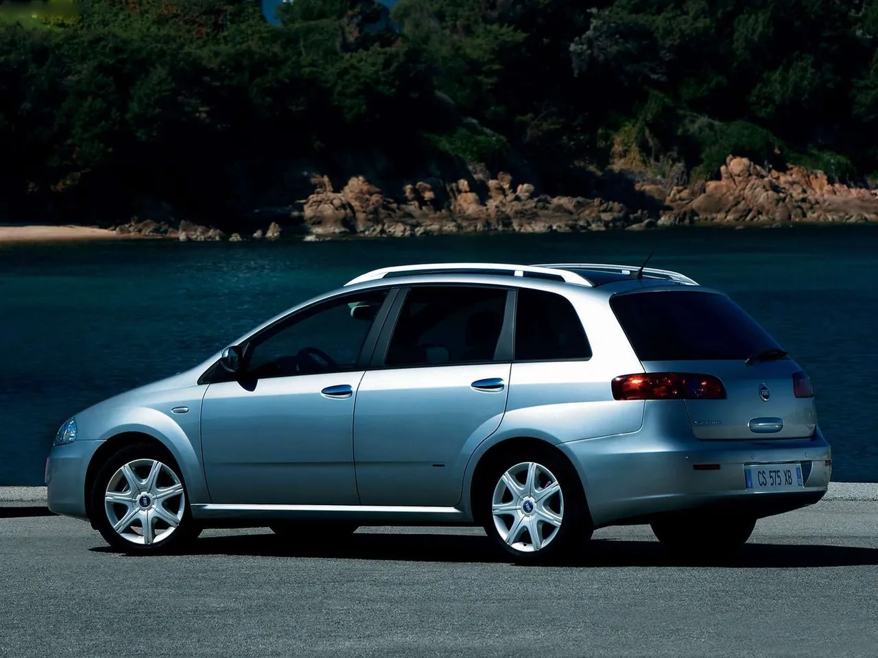 Fiat Croma (2005) – zadní tříčtvrteční pohled
