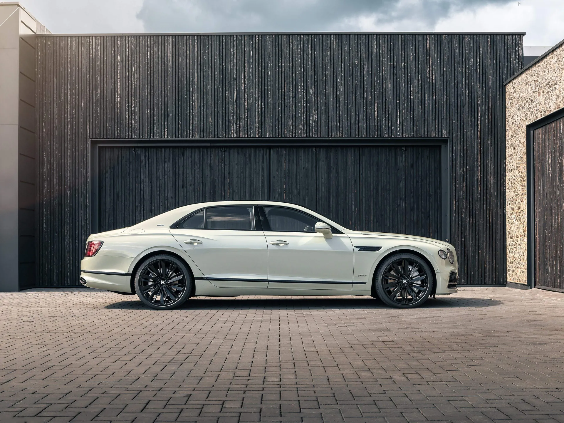 Bentley Flying Spur Speed Edition 12 (2023) – boční profil