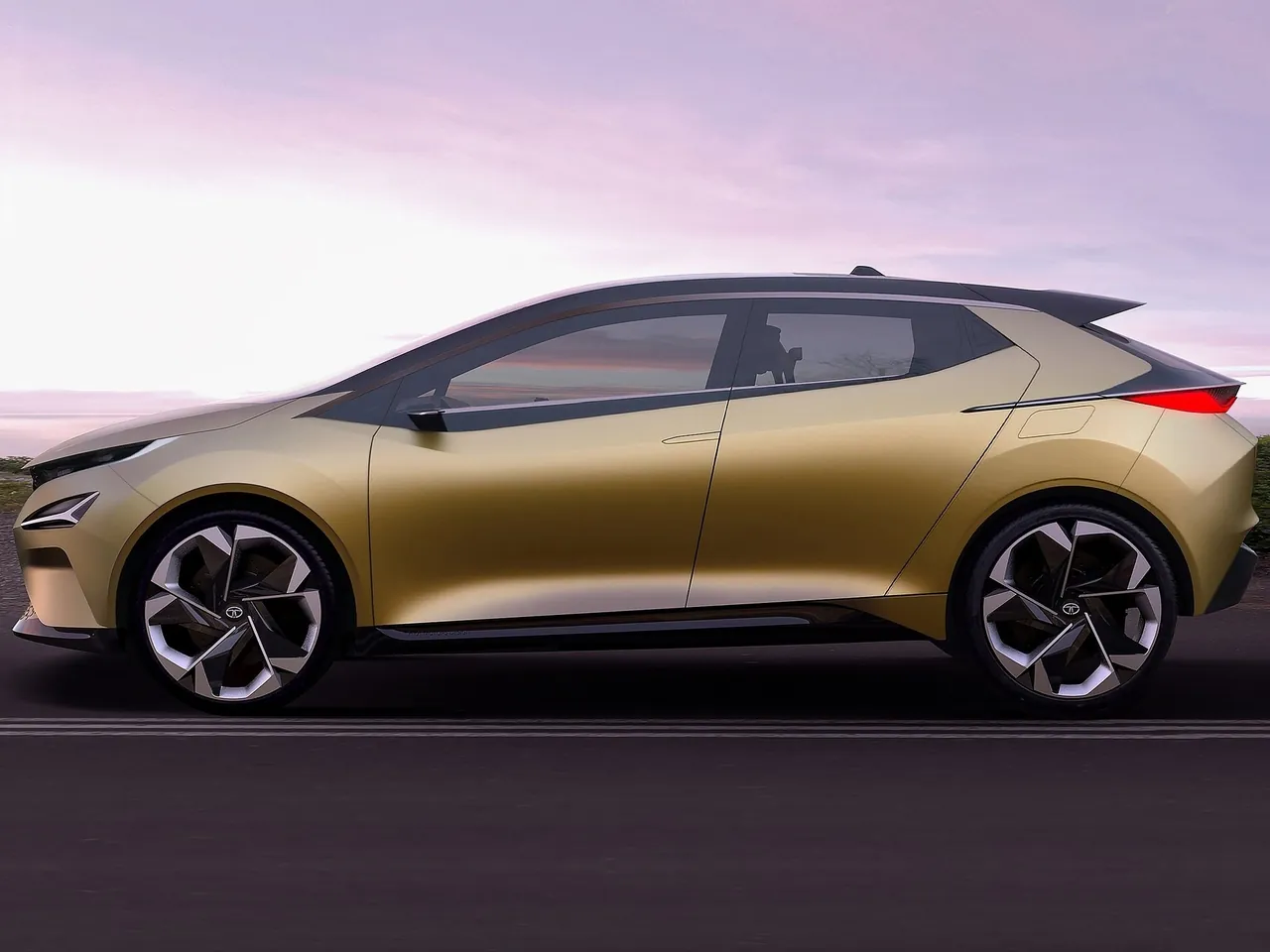 Tata 45X Concept (2018) – boční profil