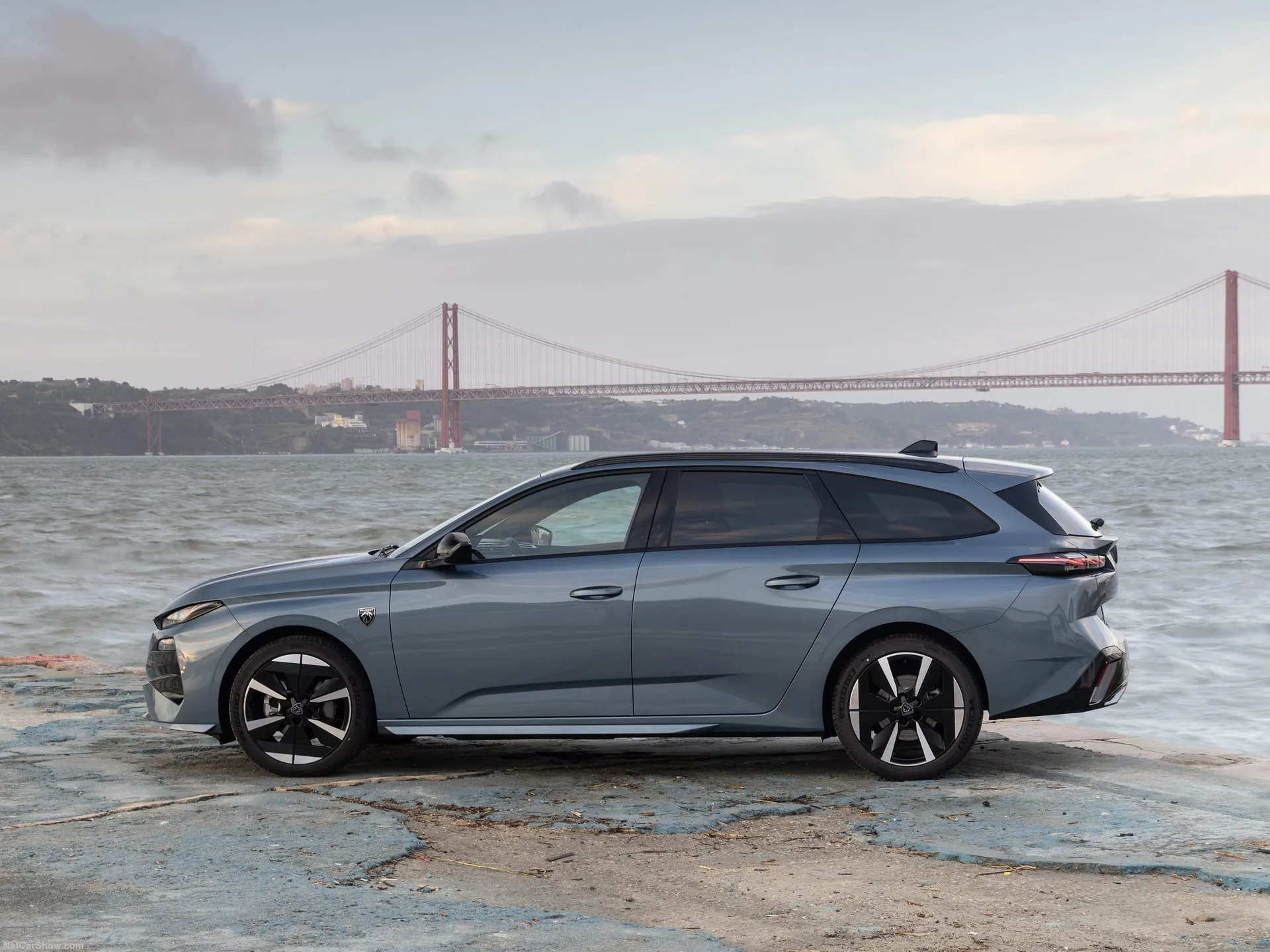 Peugeot 308 SW (2026) – boční profil