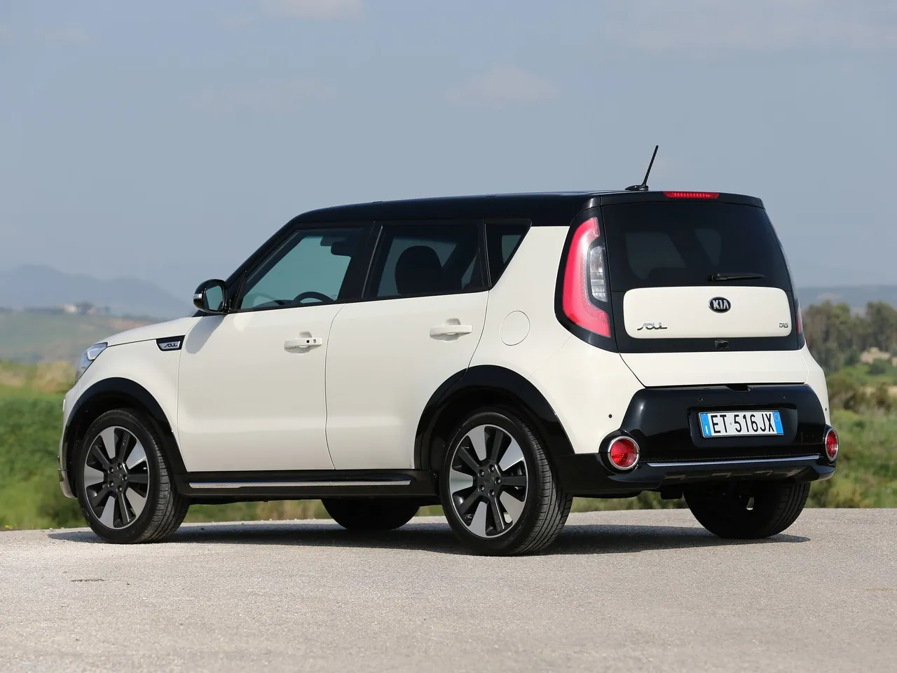 Kia Soul [EU] (2014) – zadní tříčtvrteční pohled