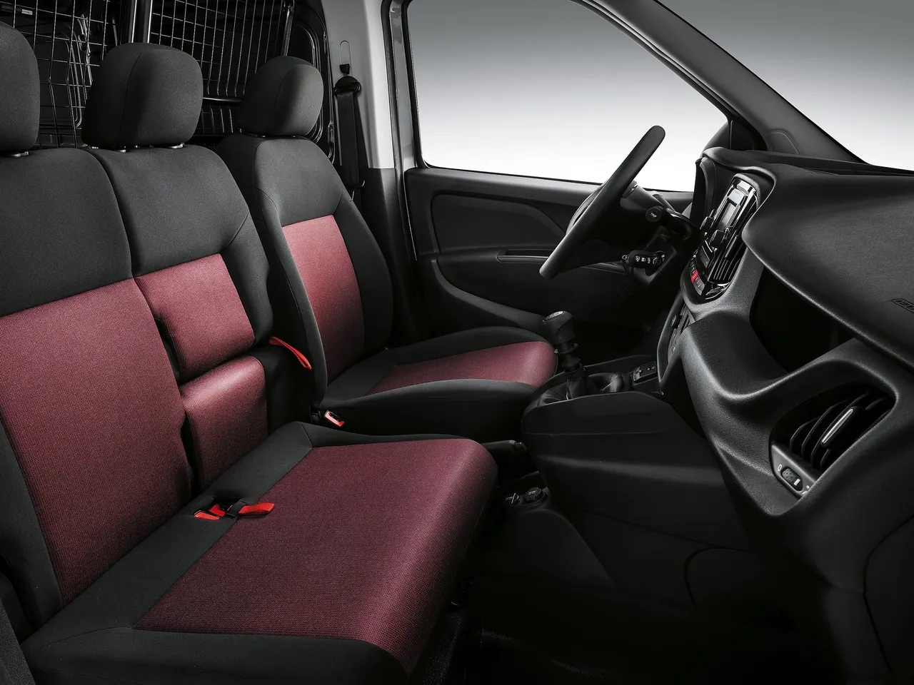 Fiat Doblo Cargo (2015) – interiér