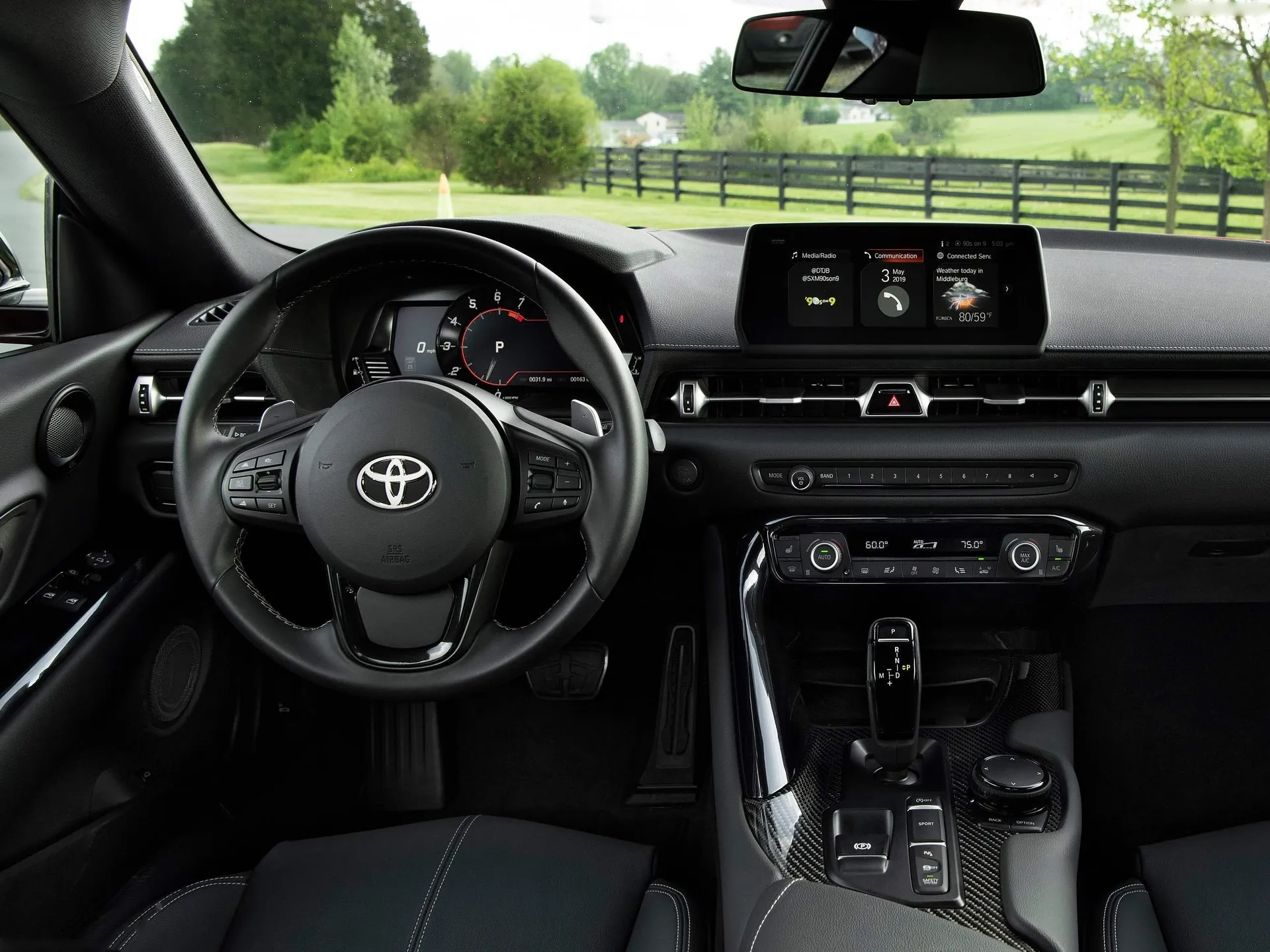 Toyota Supra [US] (2020) – interiér