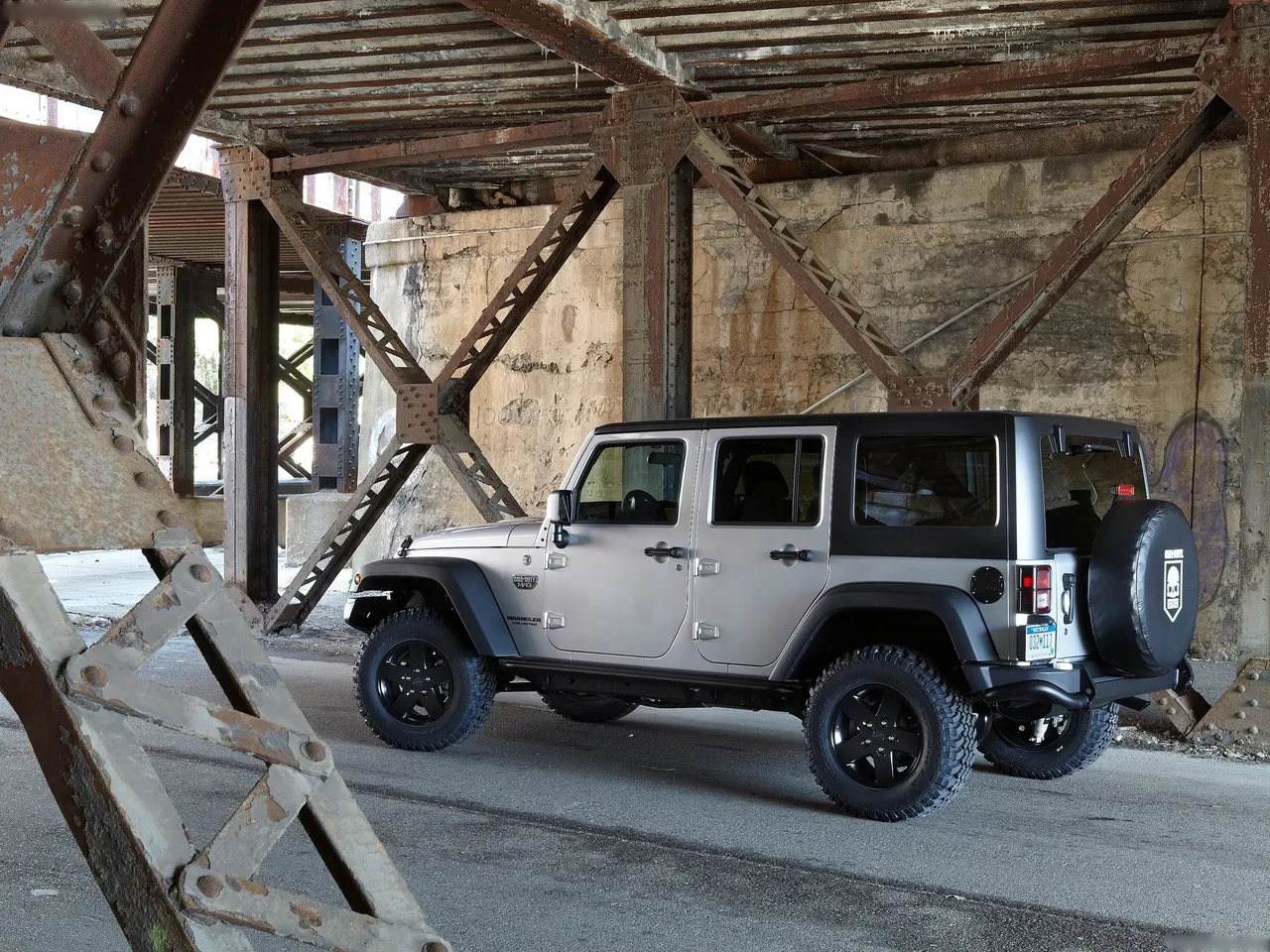 Jeep Wrangler Call of Duty MW3 (2012) - Rear Three-Quarter