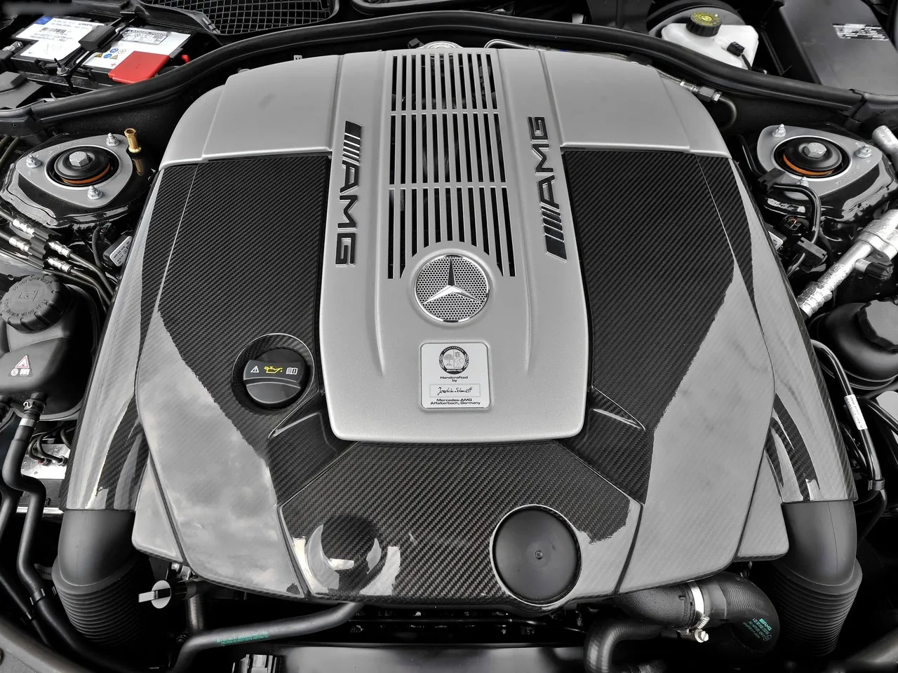 Mercedes-Benz CL65 AMG (2011) - Engine Bay