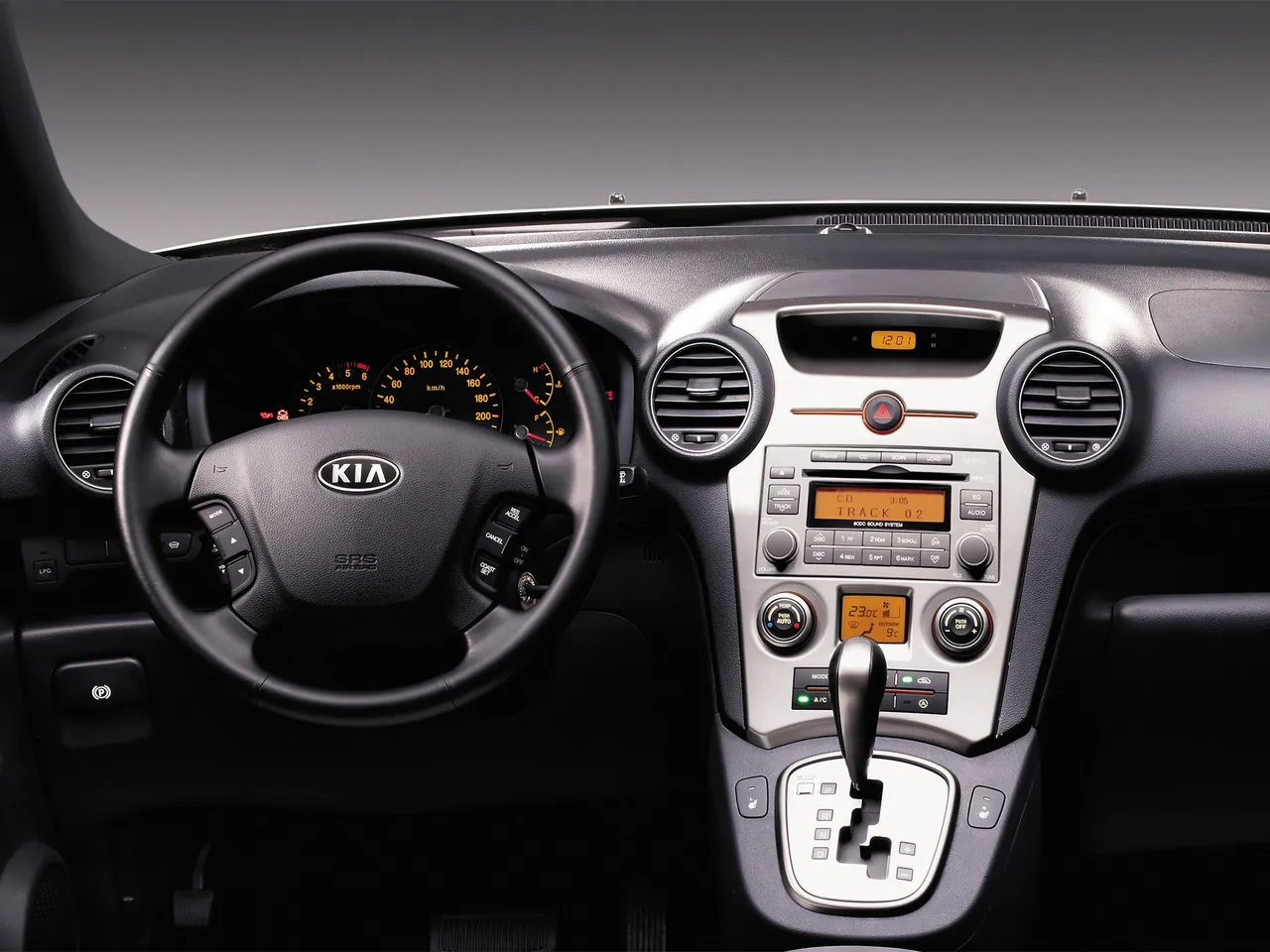Kia Carens (2007) – interiér