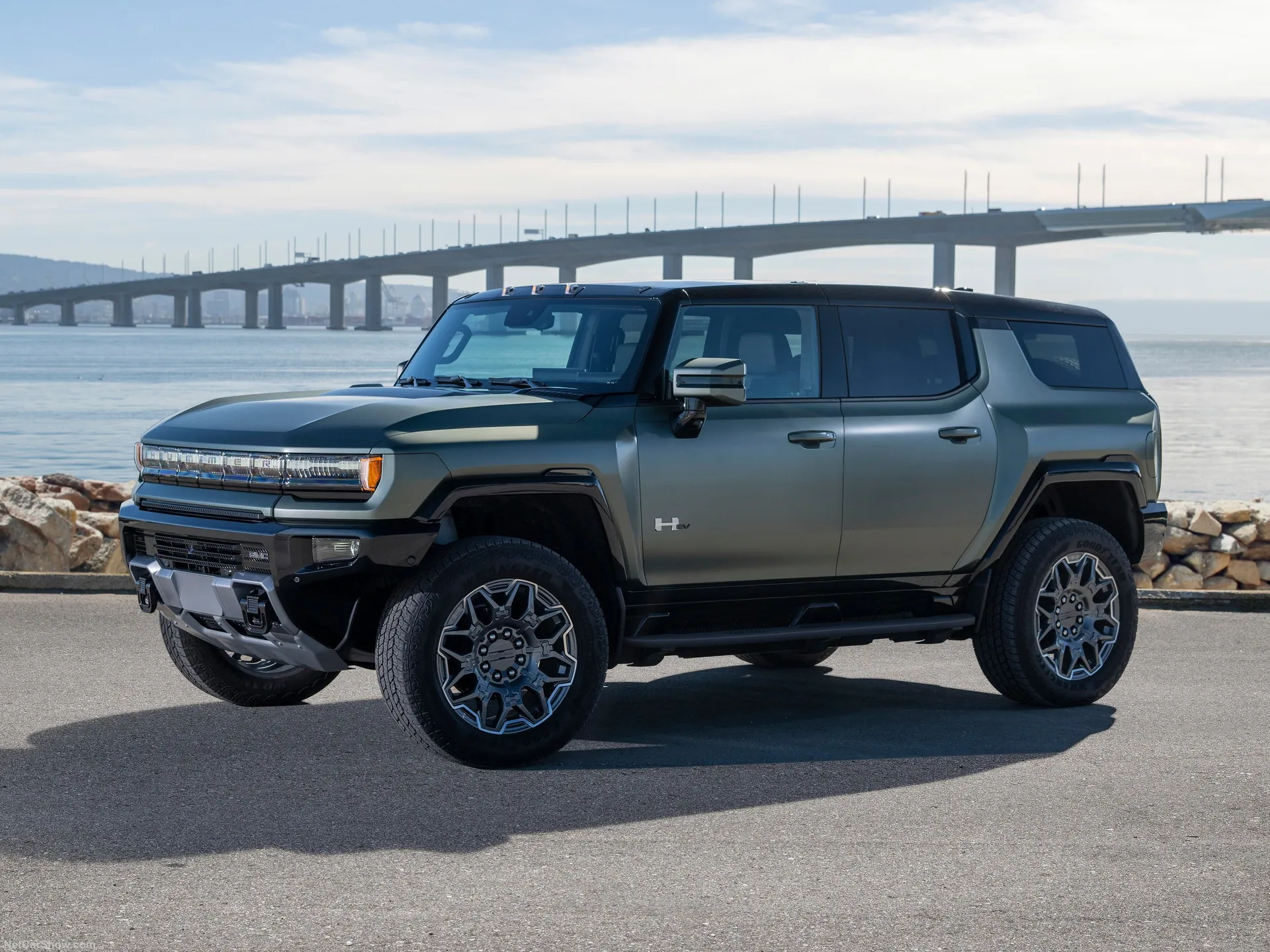 GMC Hummer EV SUV (2024)