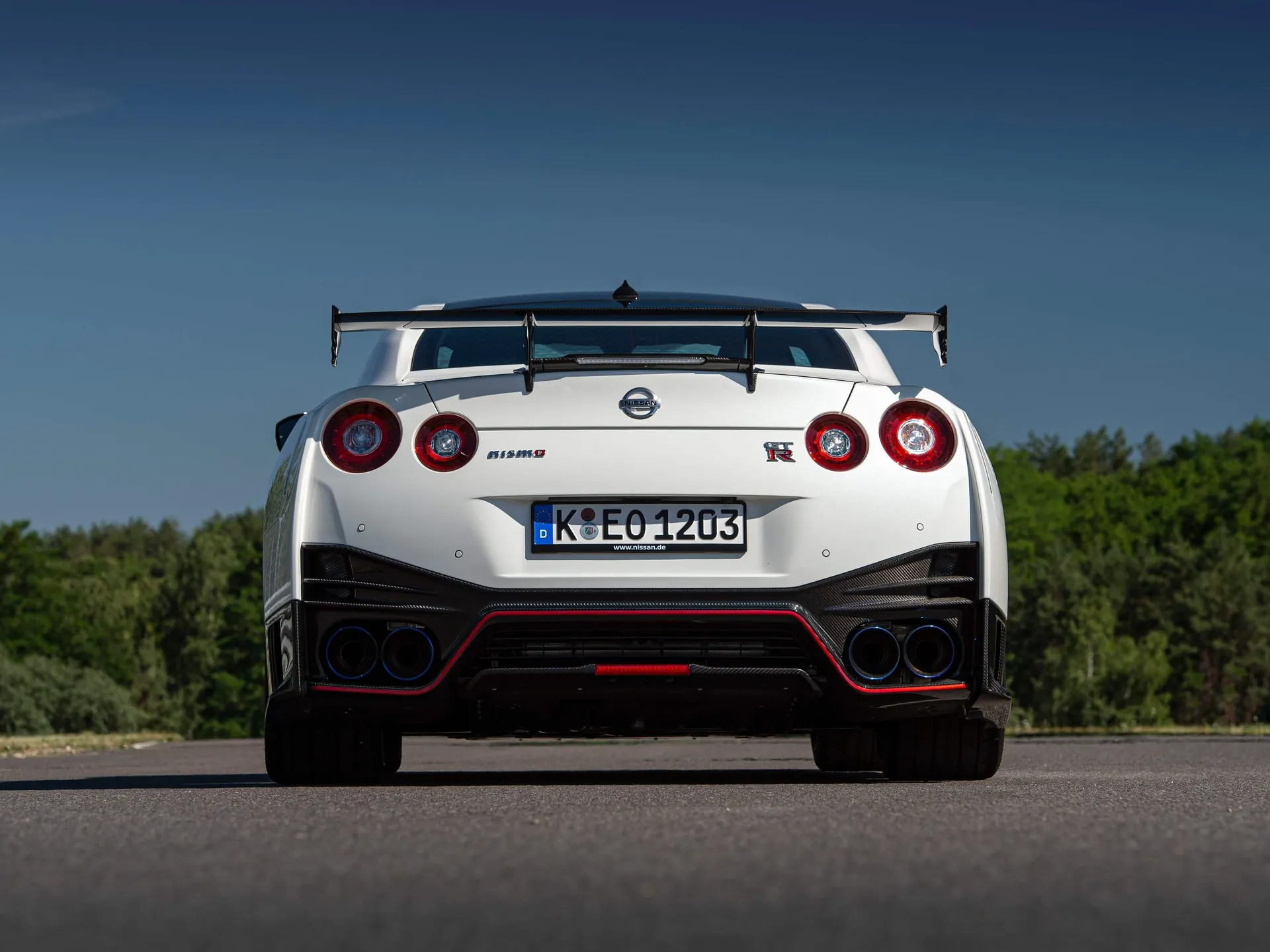 Nissan GT-R Nismo (2020) - Rear