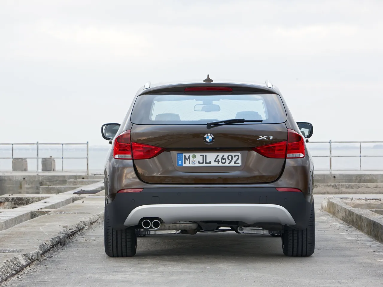 BMW X1 (2010) – zezadu