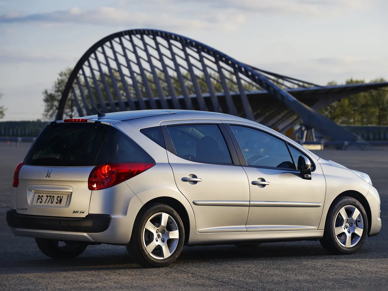 Peugeot 207 SW (2010) - Rear Three-Quarter