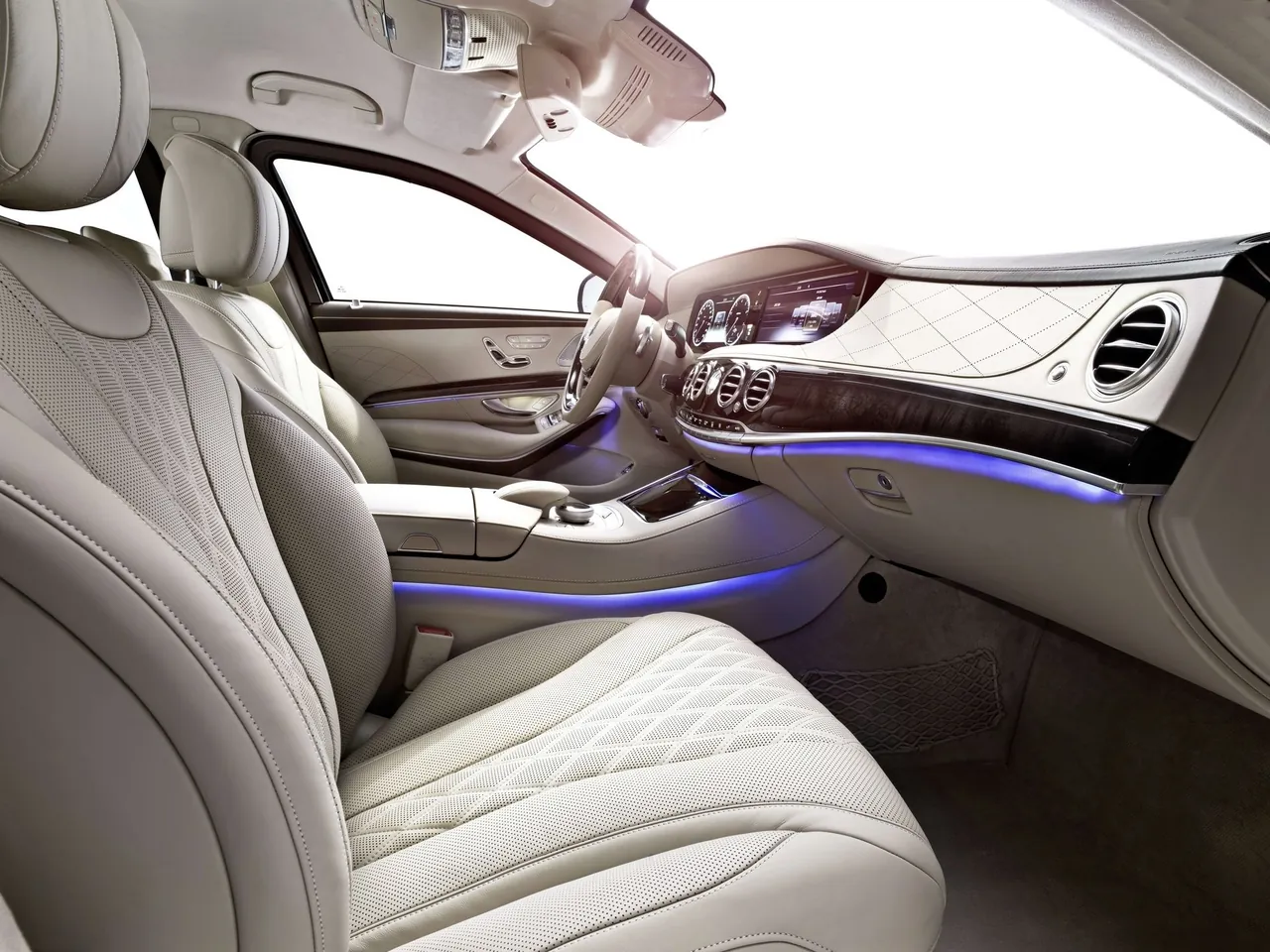 Mercedes-Benz S600 Guard (2015) - Interior