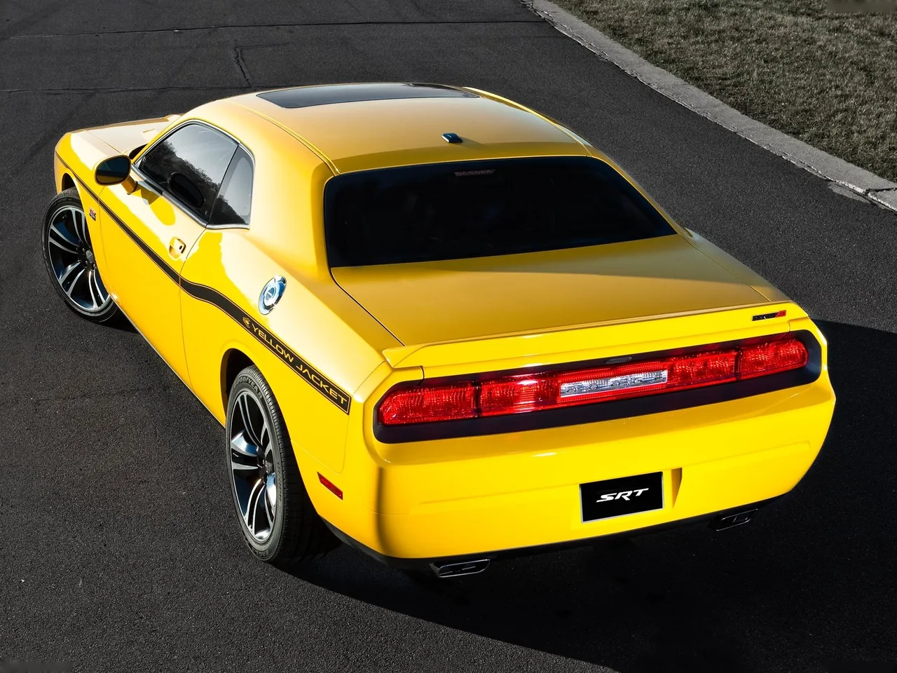 Dodge Challenger SRT8 392 Yellow Jacket (2012)