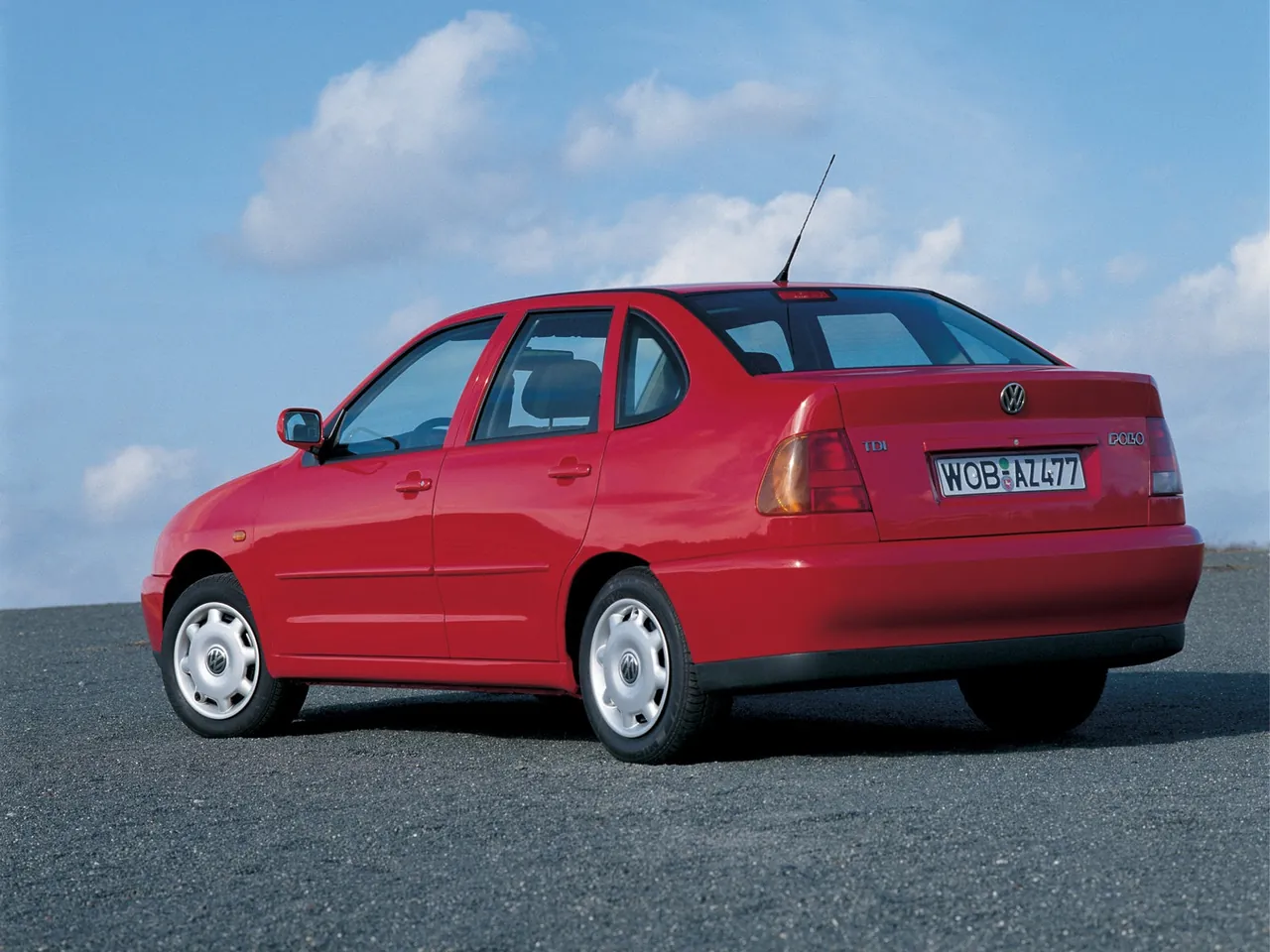 Volkswagen Polo Classic (1999) - Rear Three-Quarter