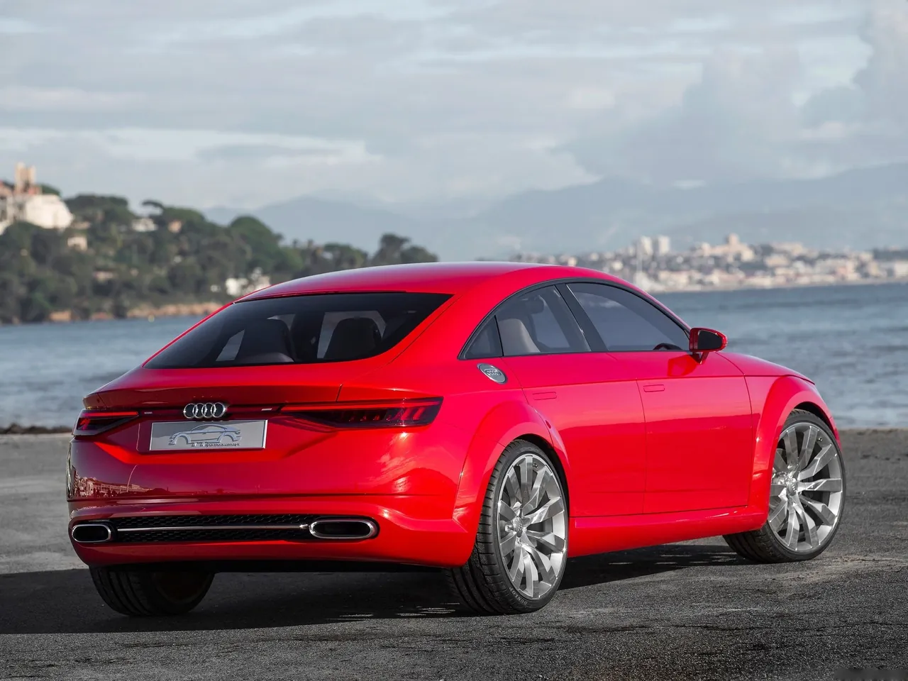 Audi TT Sportback Concept (2014) – zadní tříčtvrteční pohled