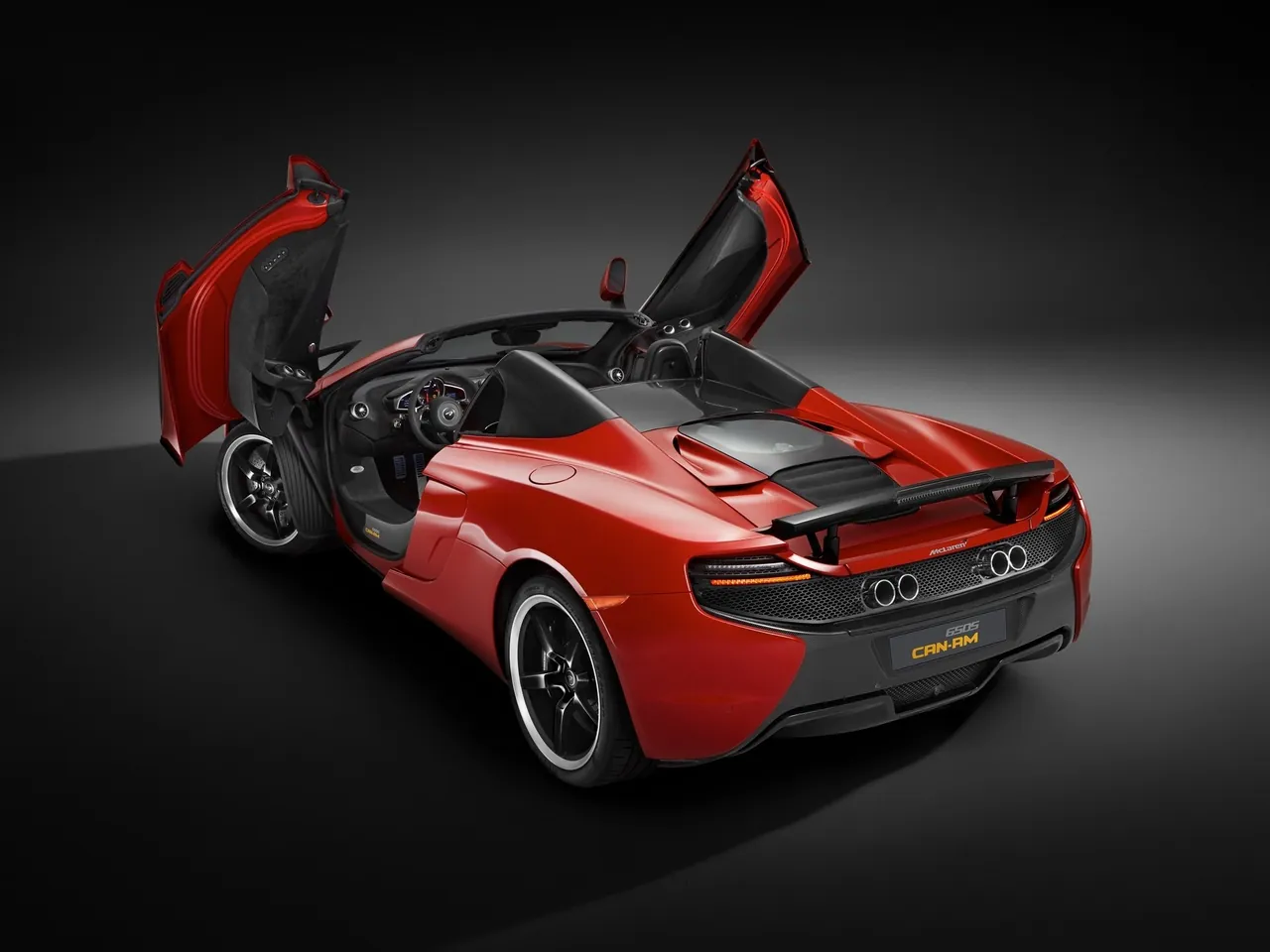 McLaren 650S Can-Am (2016) – zadní tříčtvrteční pohled