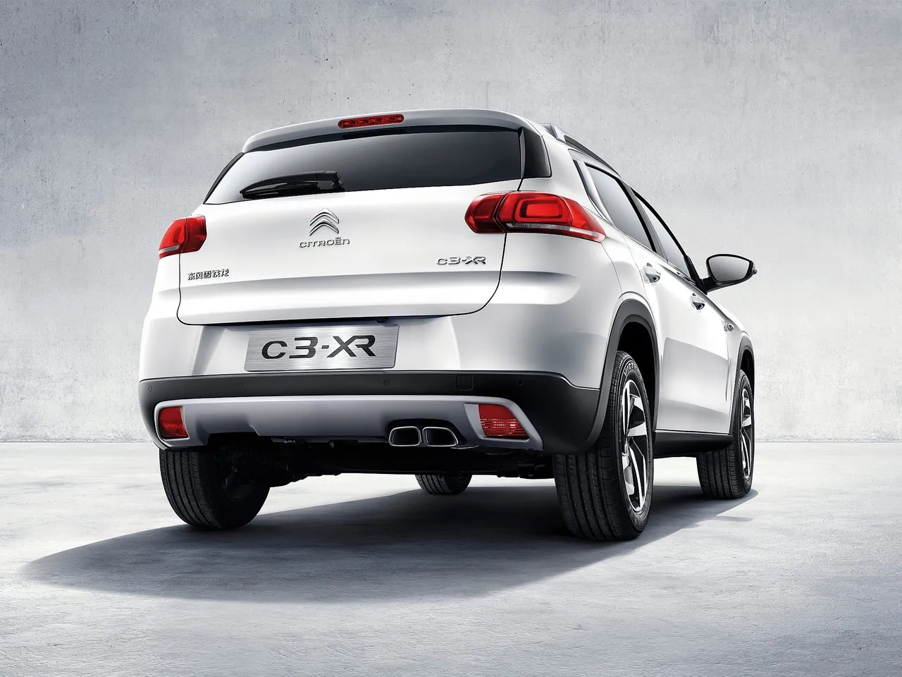 Citroen C3-XR (2015) – zadní tříčtvrteční pohled