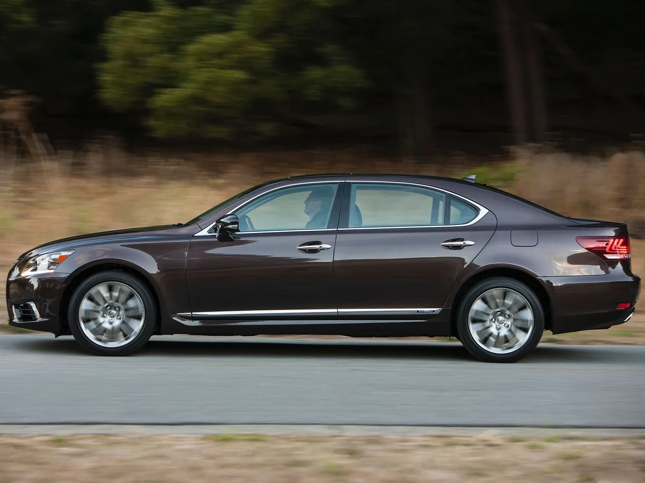 Lexus LS 600h L (2013) – boční profil