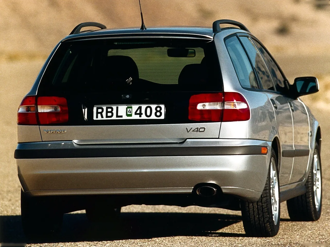 Volvo V40 (2001) – zadní tříčtvrteční pohled