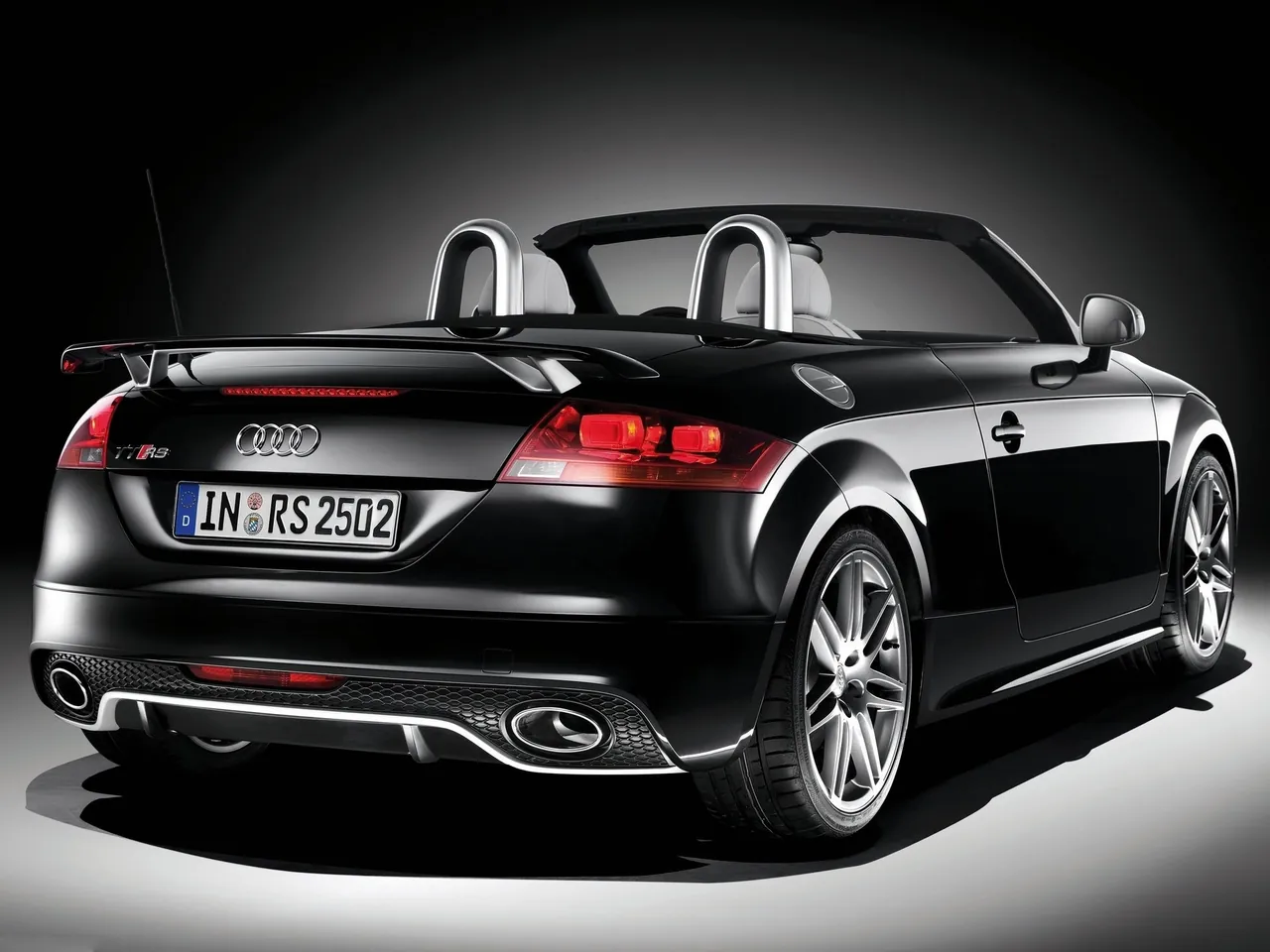 Audi TT RS Roadster (2010) – zadní tříčtvrteční pohled