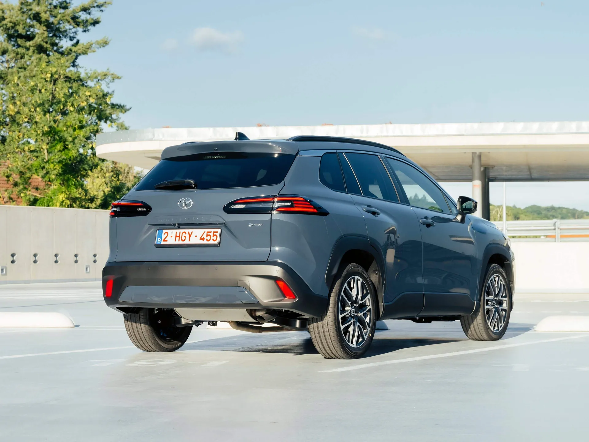 Toyota Corolla Cross (2026) – zadní tříčtvrteční pohled