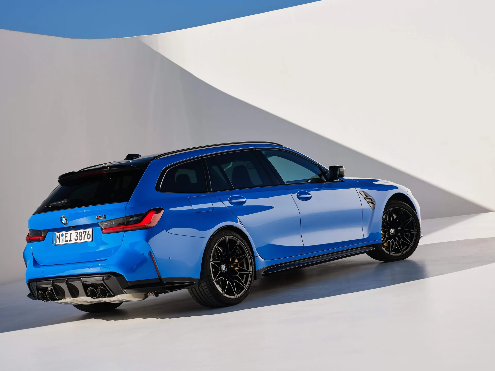 BMW M3 Touring (2025) – zadní tříčtvrteční pohled