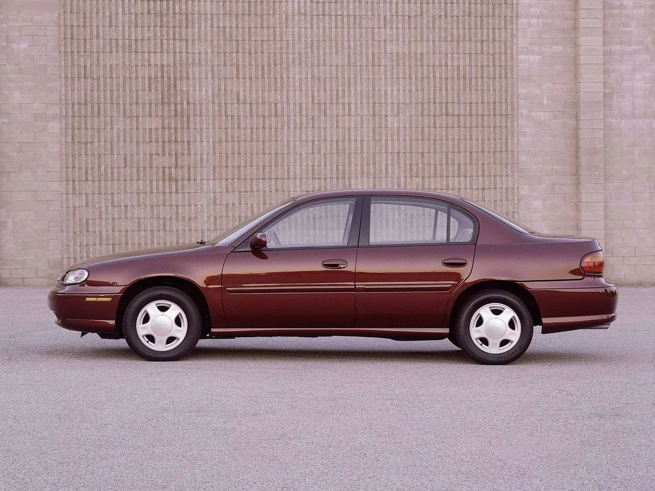 Chevrolet Malibu (2000) – boční profil