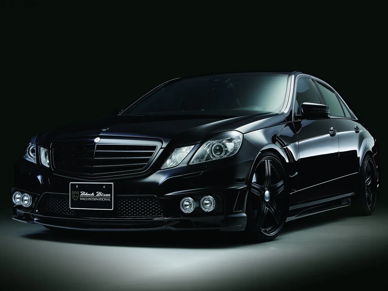 Wald Mercedes-Benz E-Class W212 Black Bison (2010)