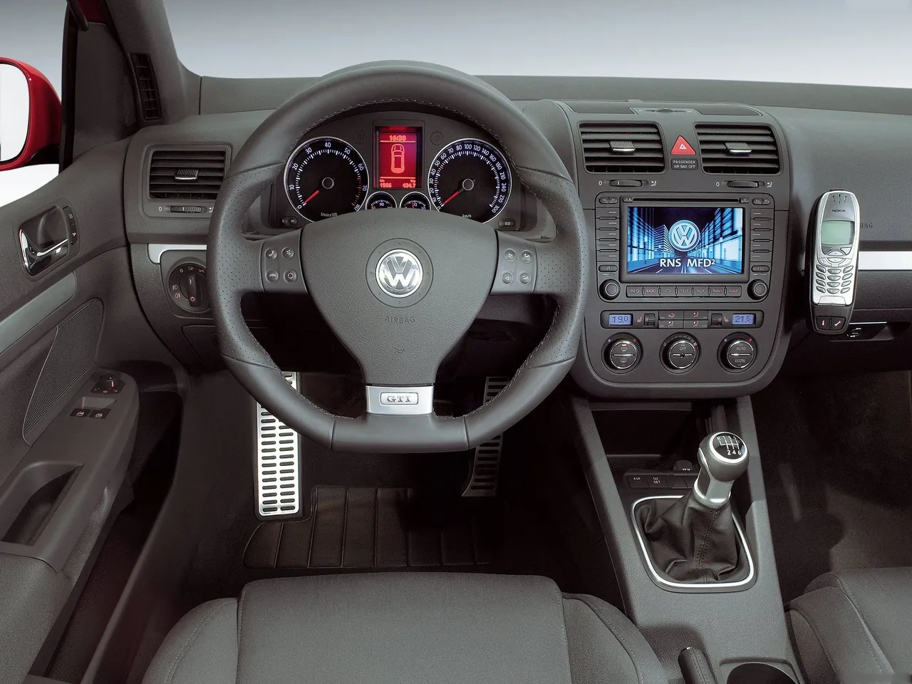 Volkswagen Golf GTI (2004) - Interior