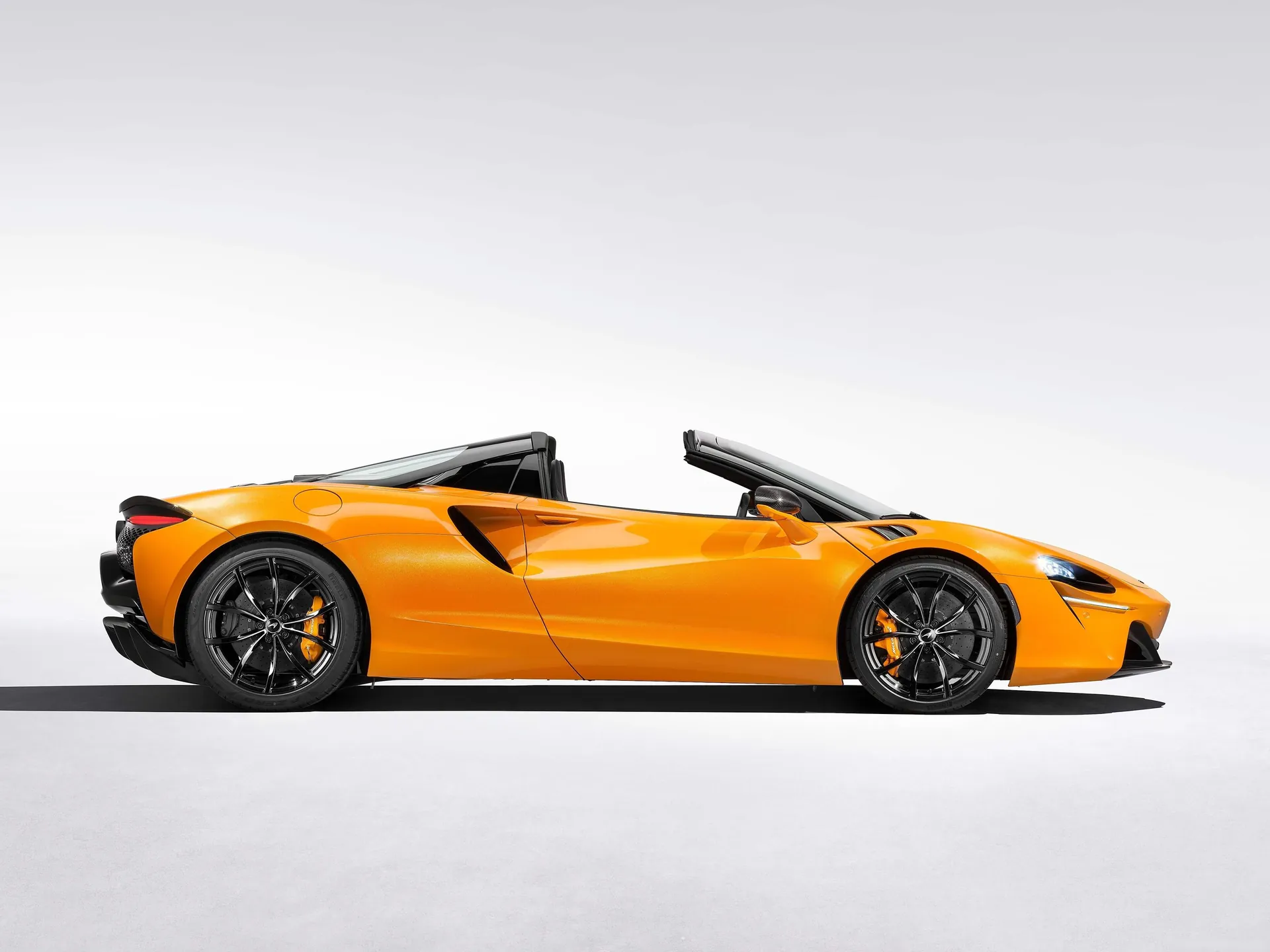 McLaren Artura Spider (2025) – boční profil