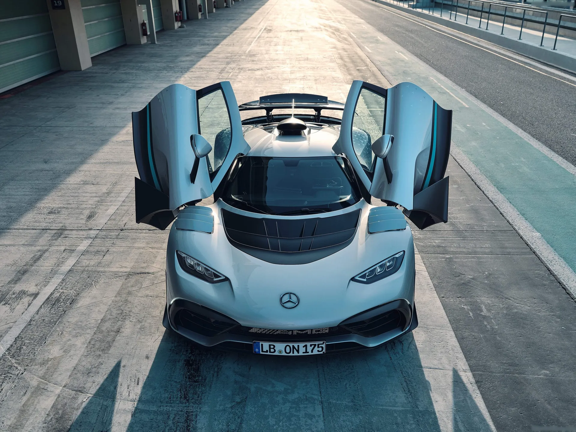 Mercedes-Benz AMG ONE (2023) - Front