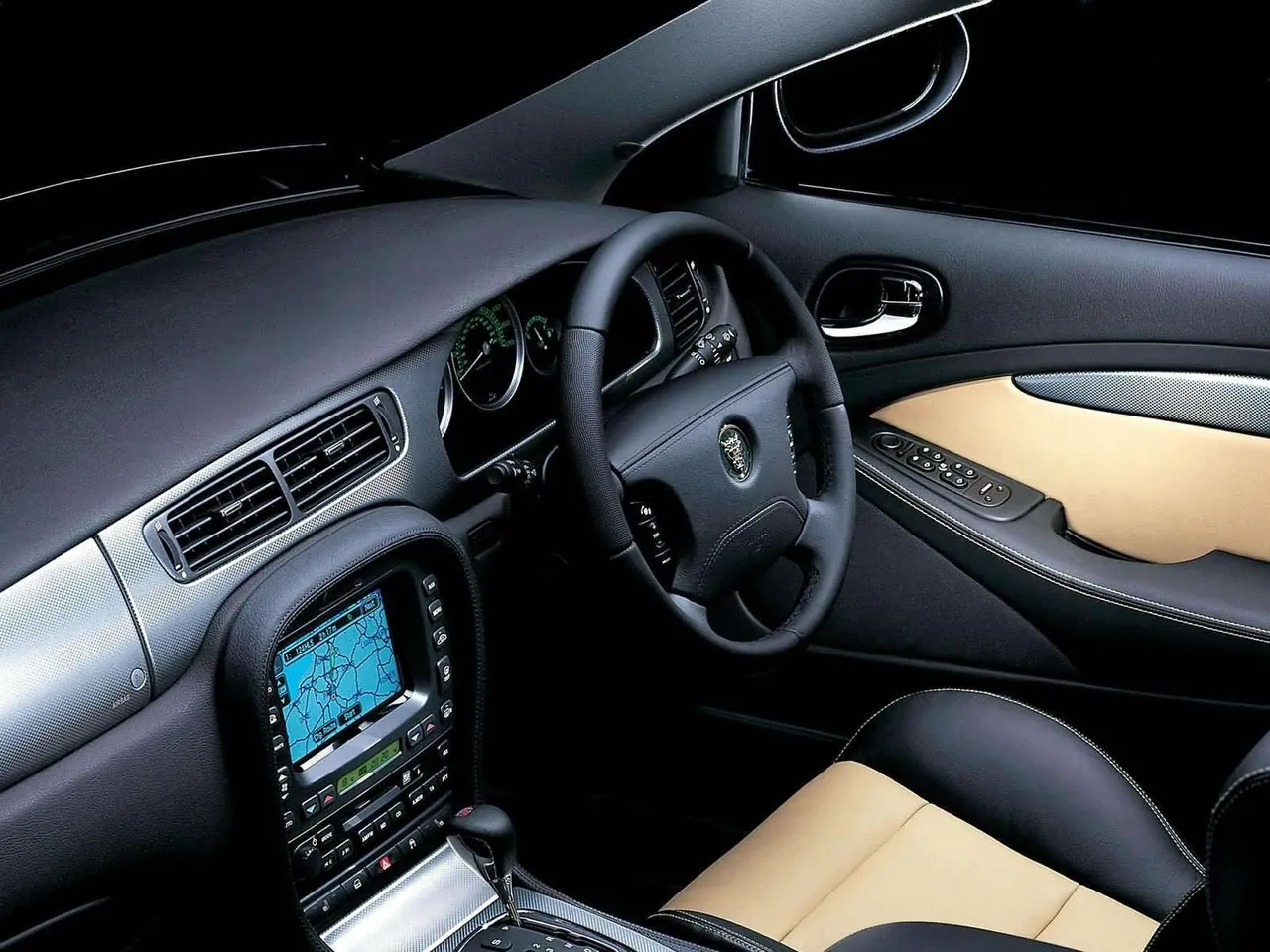 Jaguar SType R (2005) – interiér