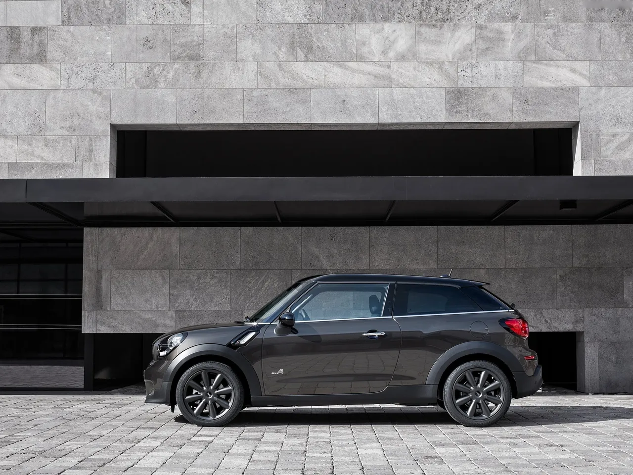 Mini Paceman (2015) – boční profil