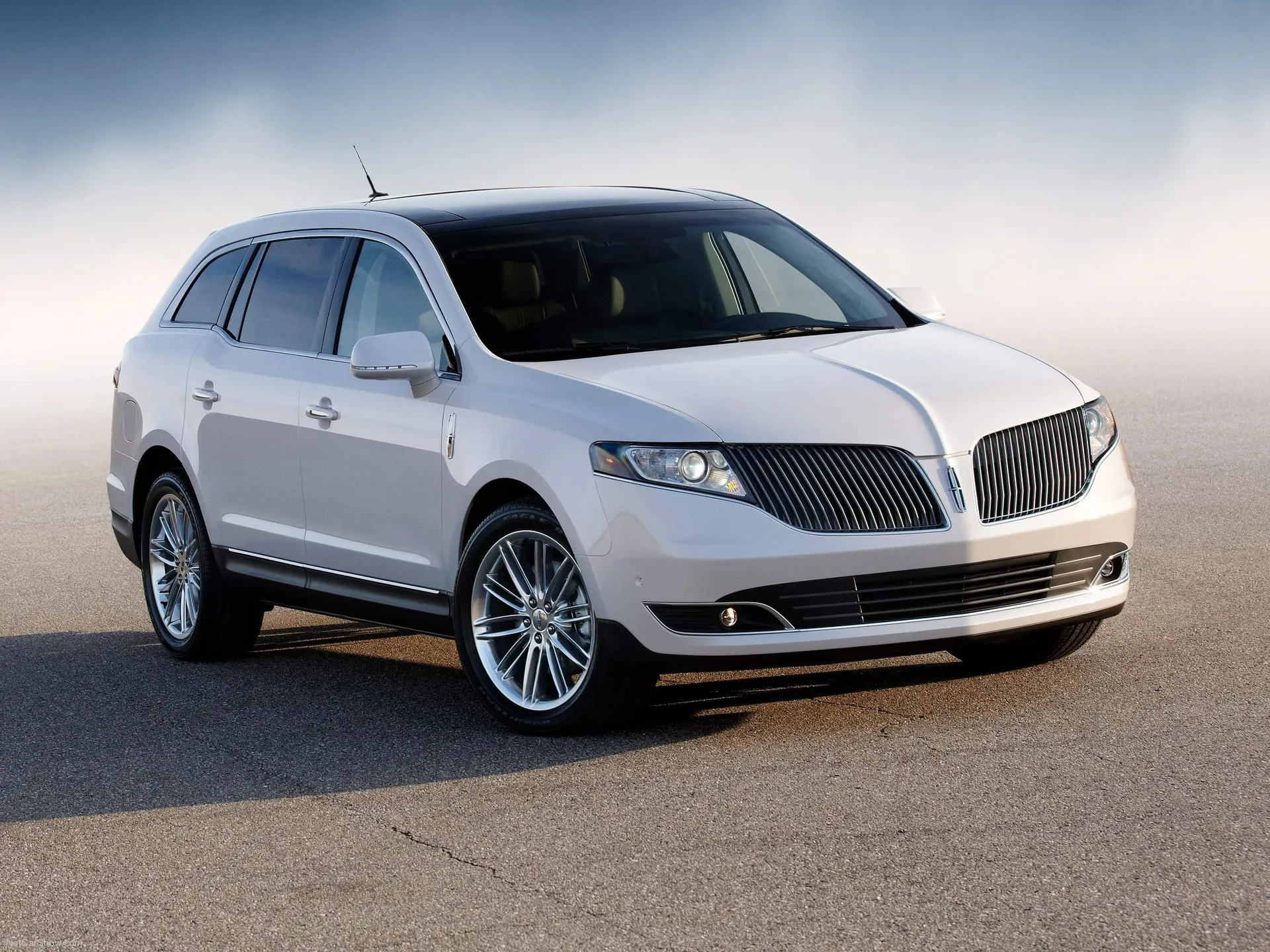 Lincoln MKT (2013)