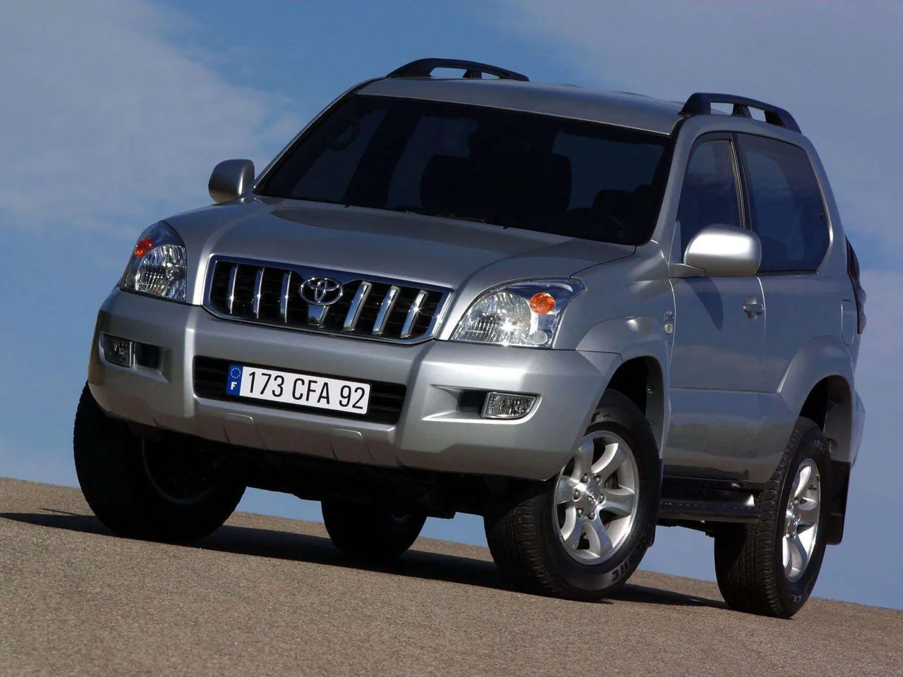 Toyota Land Cruiser 3d (2003)