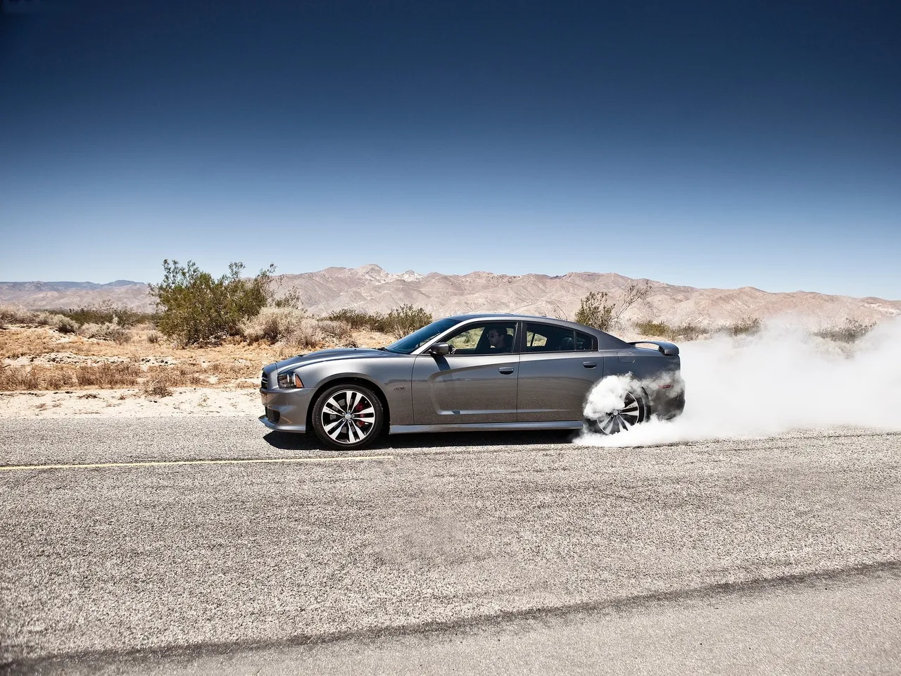 Dodge Charger SRT8 (2012) – boční profil