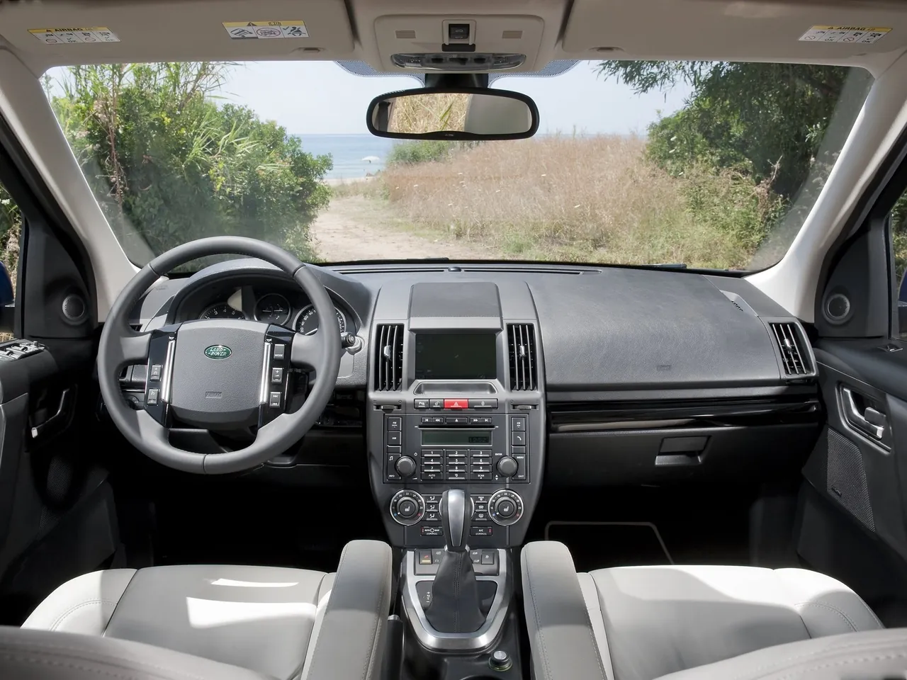 Land Rover Freelander 2 (2011) - Interior