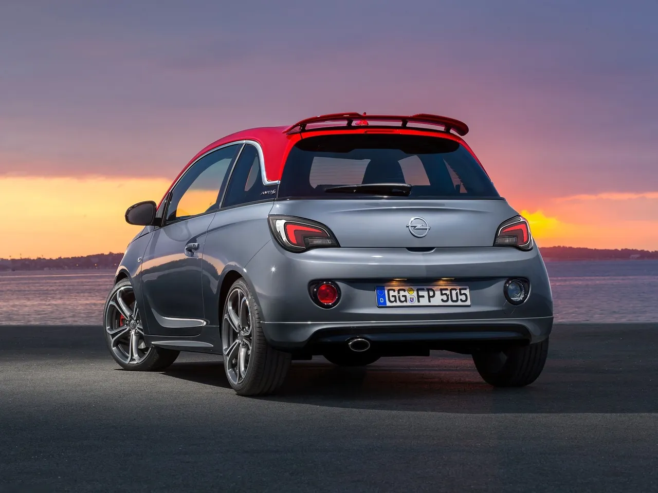 Opel Adam S (2015) – zadní tříčtvrteční pohled