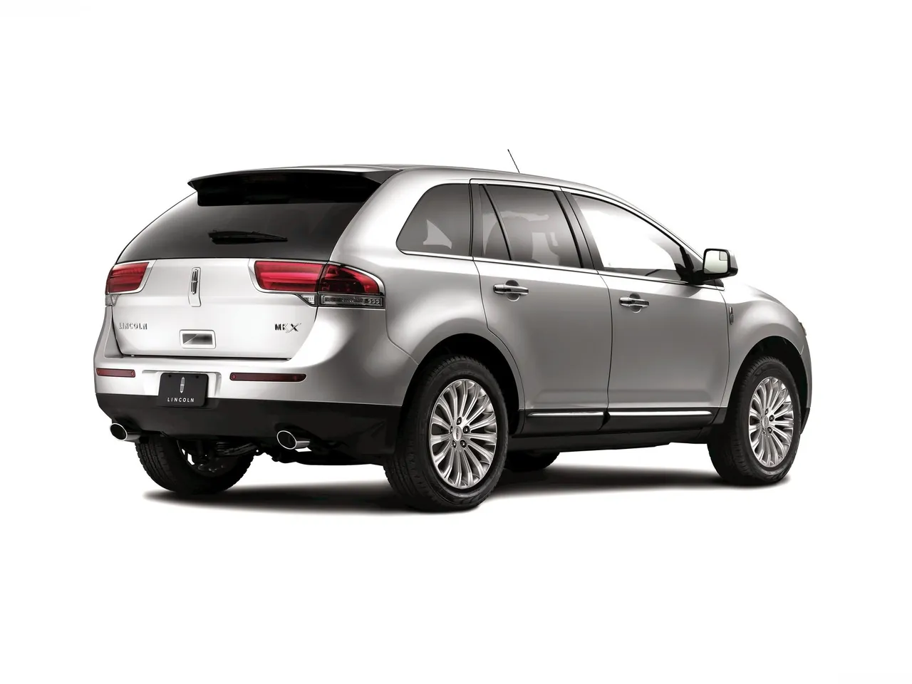 Lincoln MKX (2011) – zadní tříčtvrteční pohled