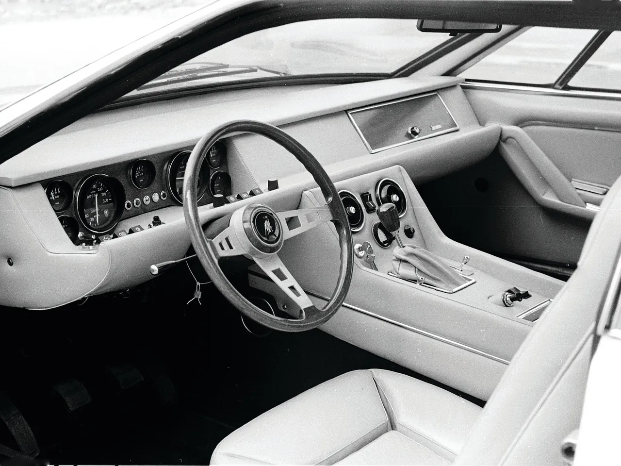 Lamborghini Jarama (1973) – interiér