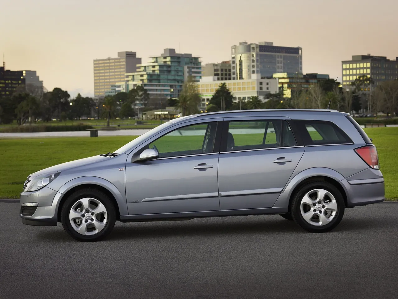 Holden Astra Wagon (2005) – boční profil