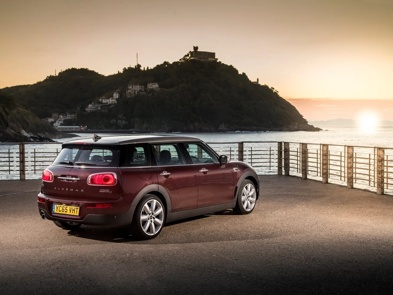 Mini Clubman [UK] (2016) – zadní tříčtvrteční pohled